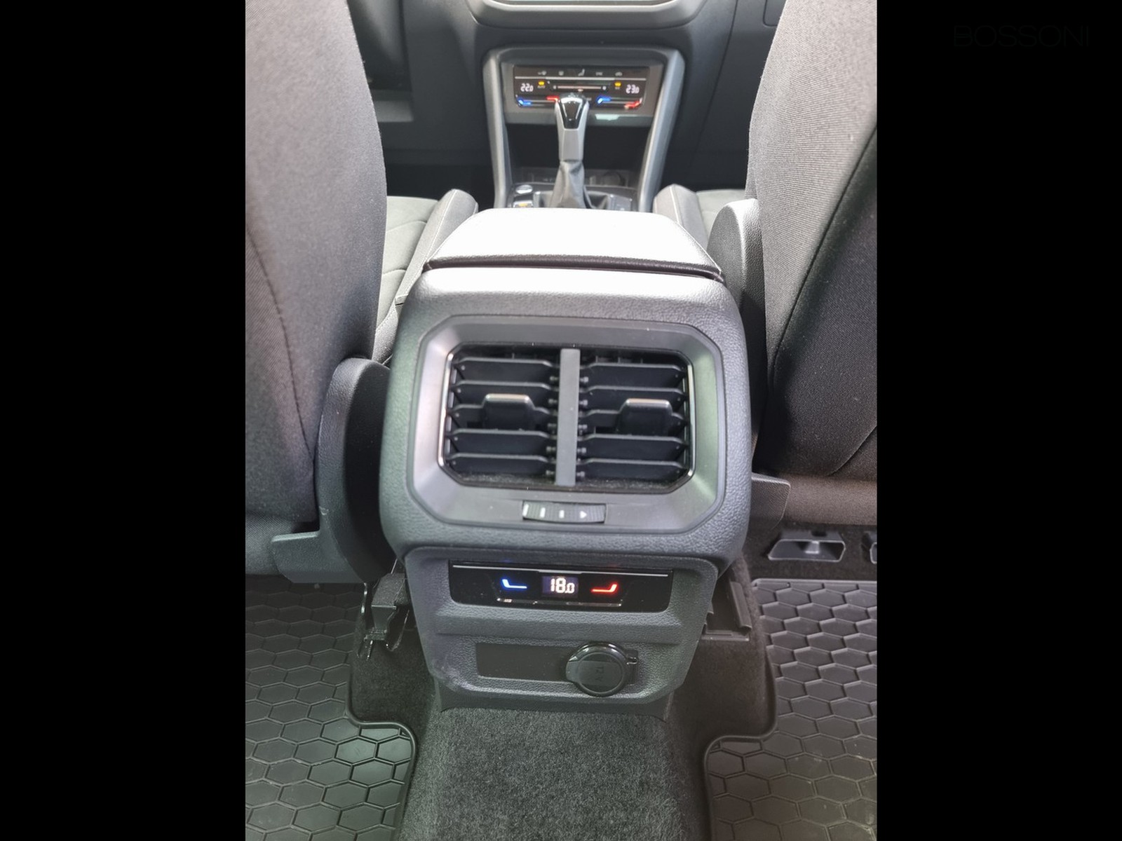 14 - Volkswagen Tiguan 1.5 tsi act 150cv elegance dsg