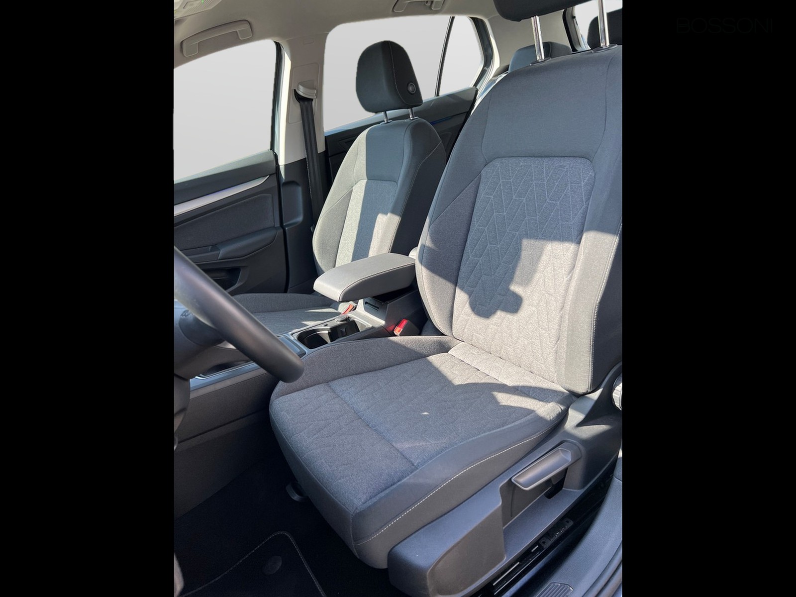 8 - Volkswagen Golf 2.0 tdi scr 115cv life