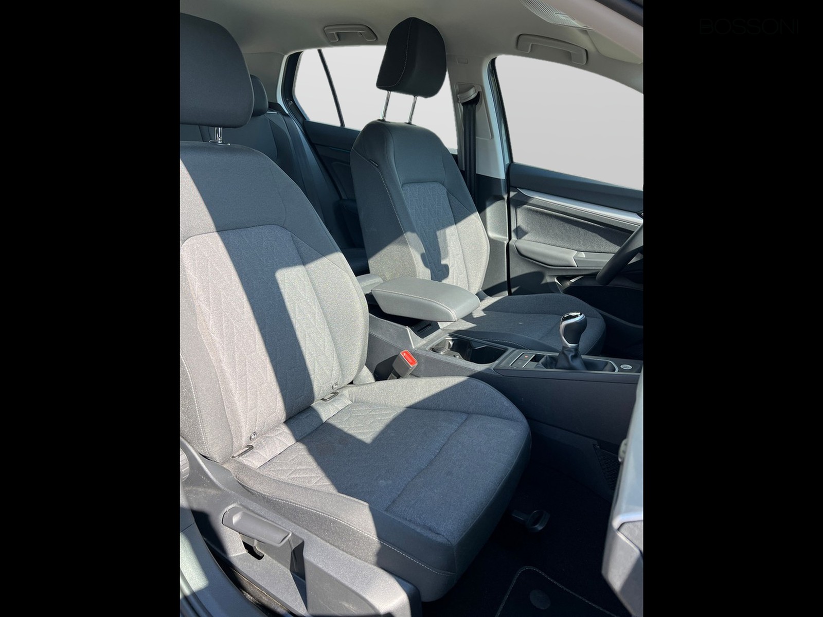 11 - Volkswagen Golf 2.0 tdi scr 115cv life