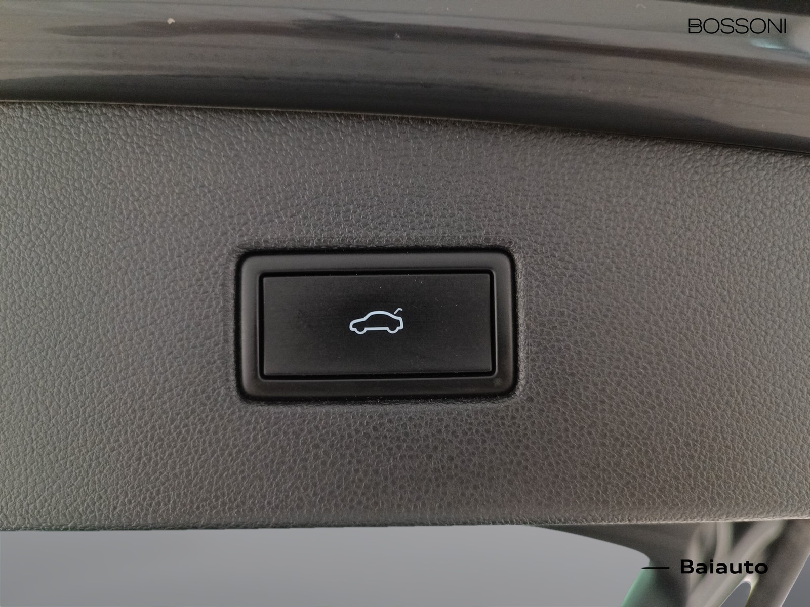 32 - Volkswagen Tiguan 2.0 tdi scr 150cv elegance 4motion dsg