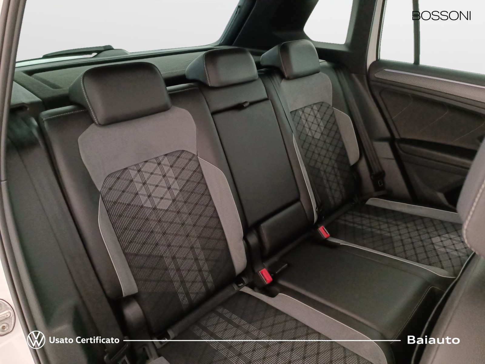 21 - Volkswagen Tiguan 2.0 tdi scr 200cv r line 4motion dsg