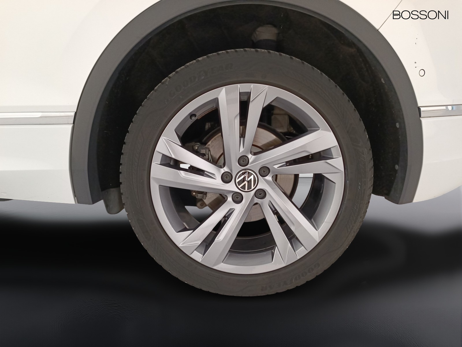 27 - Volkswagen Tiguan 2.0 tdi scr 200cv r line 4motion dsg