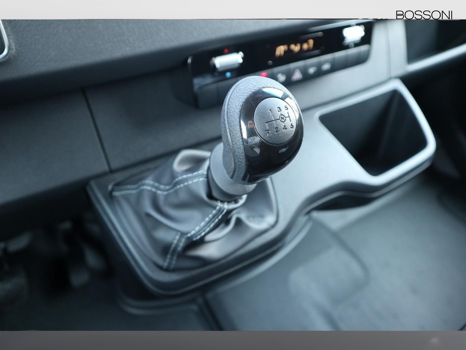 10 - Mercedes Vans Sprinter 317 rwd 2.0 cdi f 37/35 pro