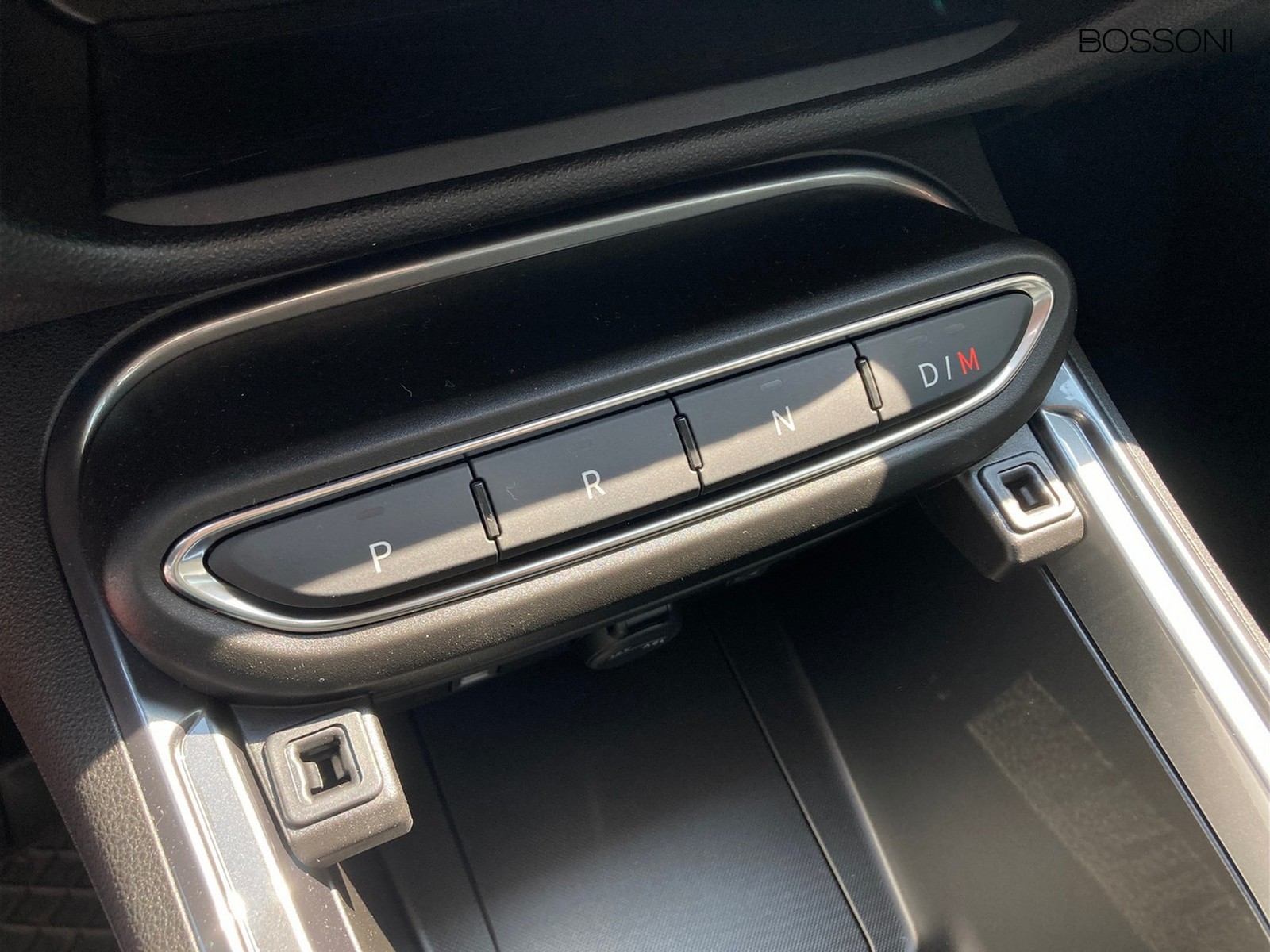 14 - Fiat 600 1.2 hybrid 145cv icon