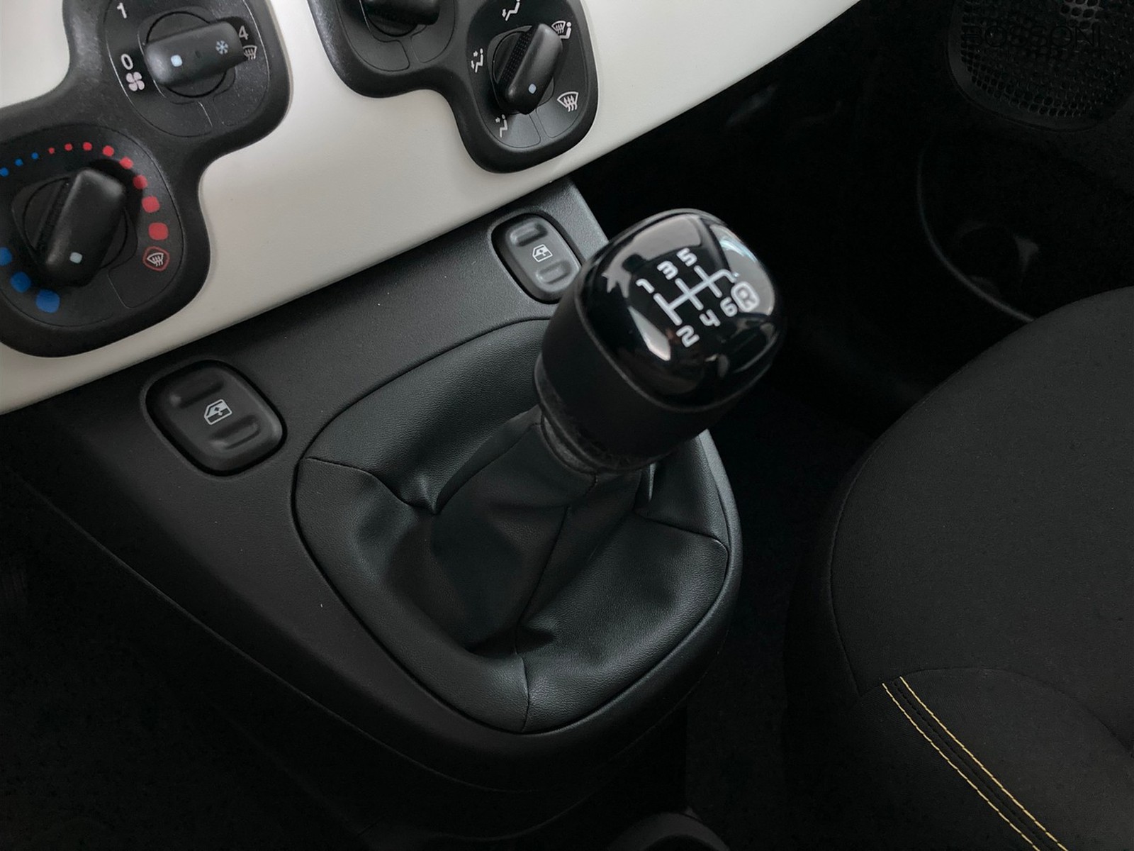 14 - Fiat Pandina cross 1.0 firefly hybrid 65cv cross s&s