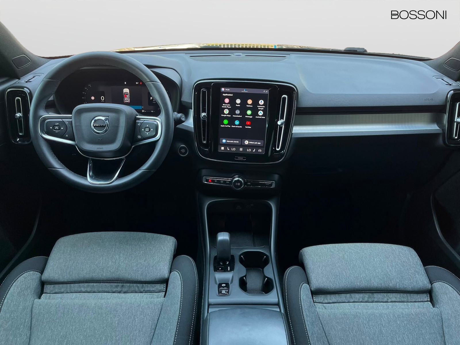 6 - Volvo XC40 2.0 b3 core automatico
