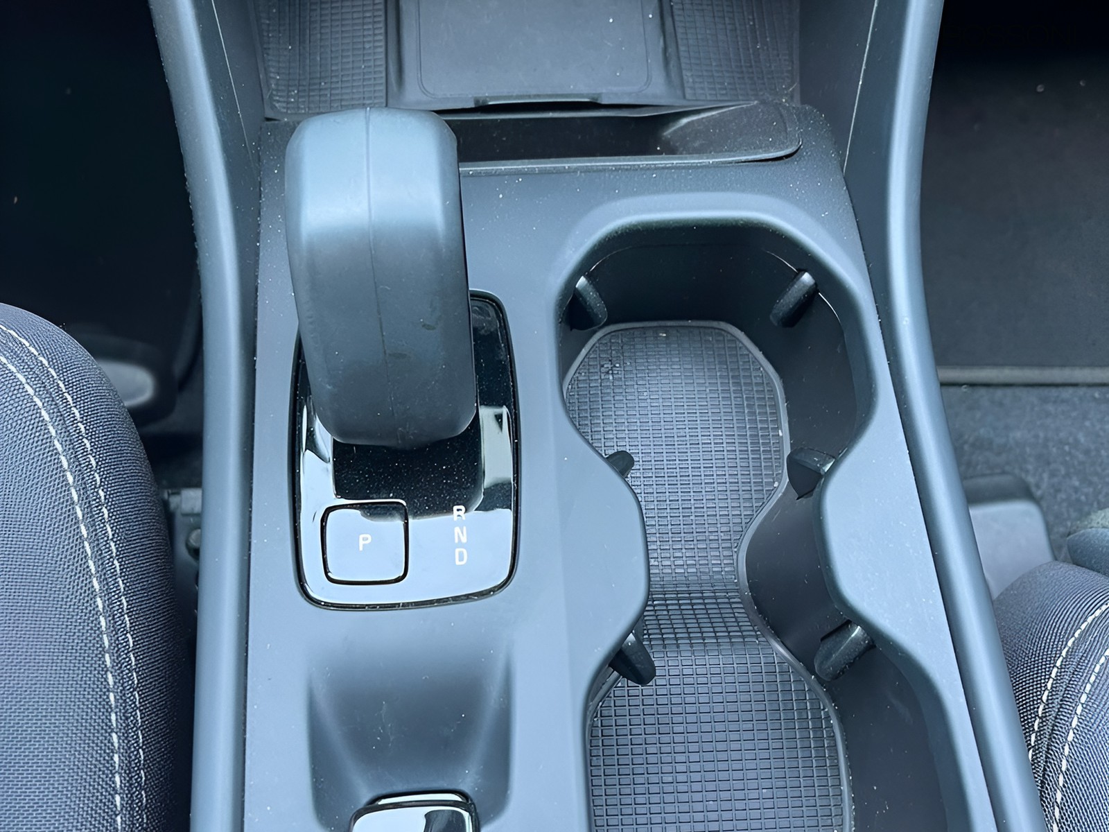 14 - Volvo XC40 2.0 b3 core automatico