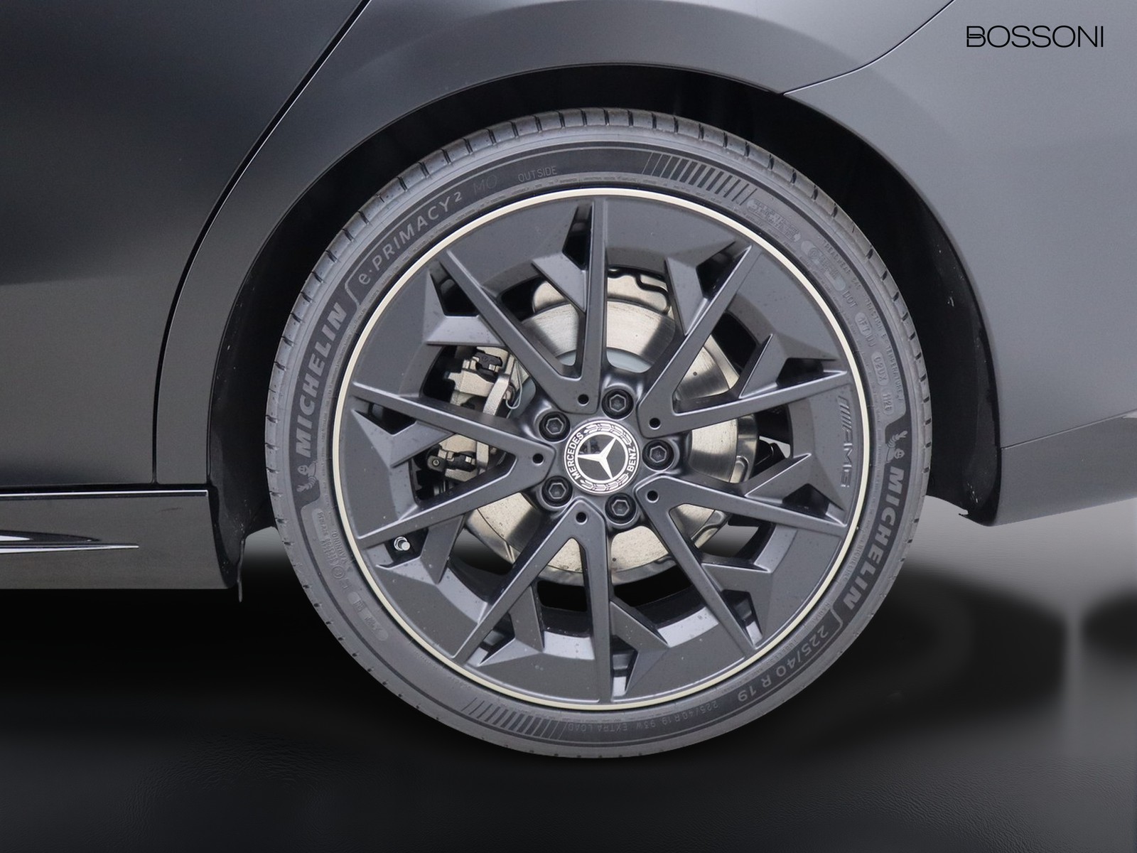4 - Mercedes CLA 200 premium auto