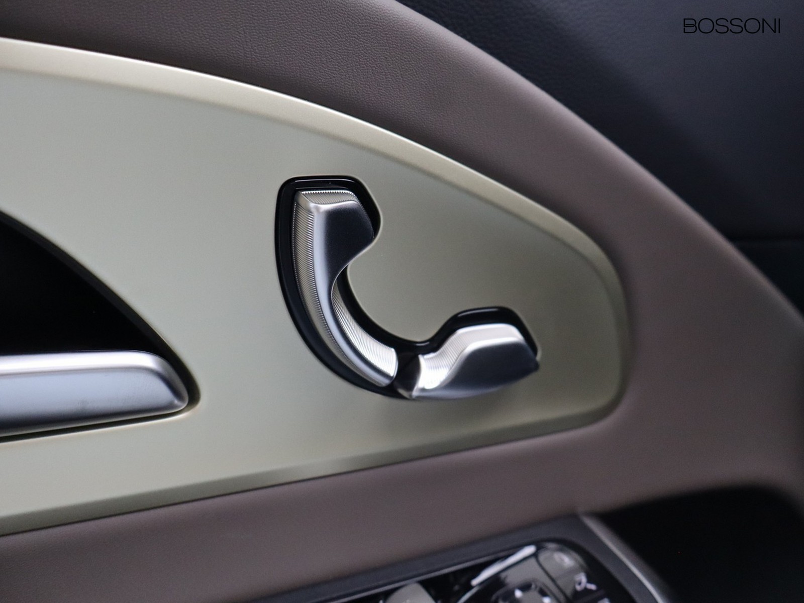 15 - Mercedes CLA 200 premium auto