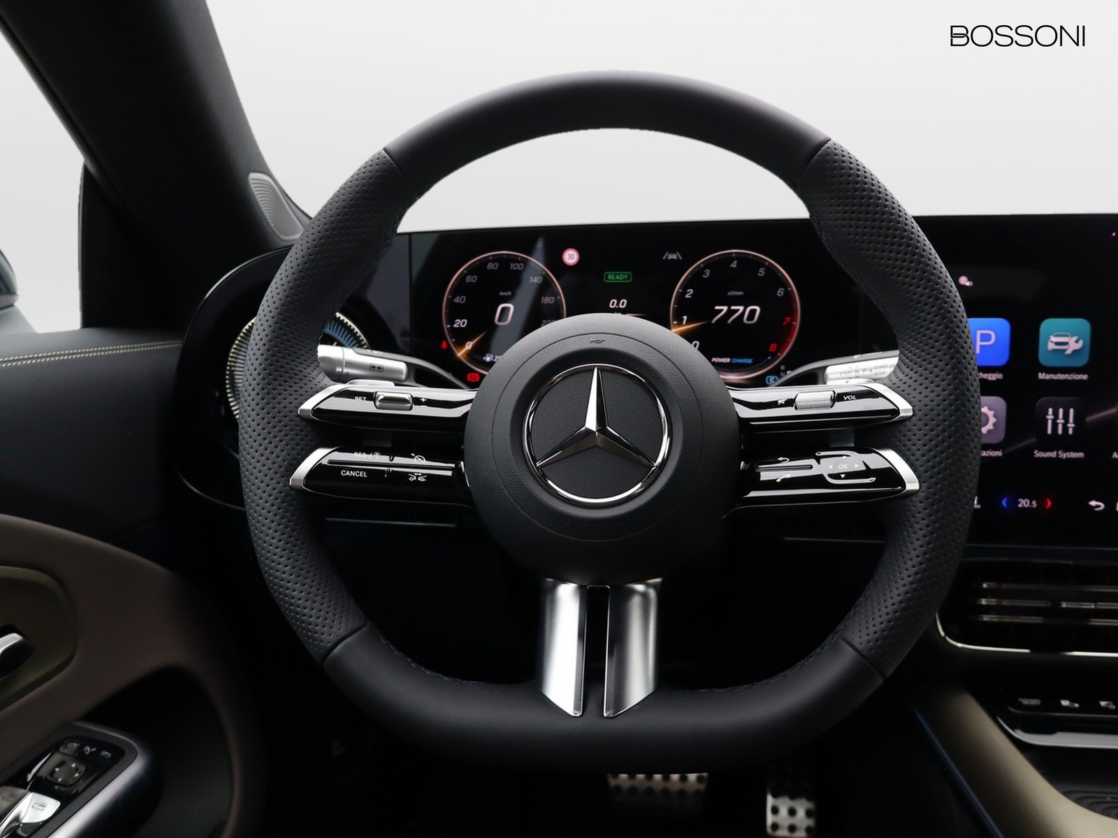 16 - Mercedes CLA 200 premium auto