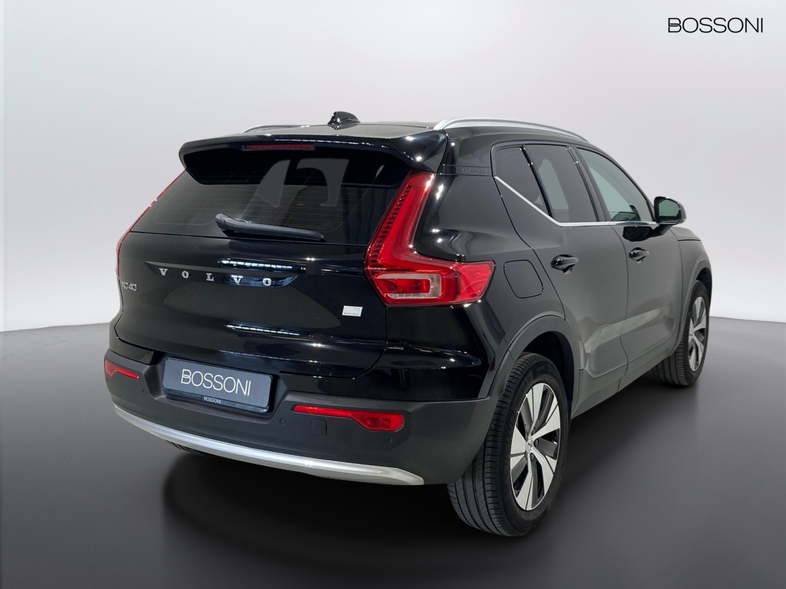 2 - Volvo XC40 1.5 t5 recharge plug-in-hybrid plus bright automatico