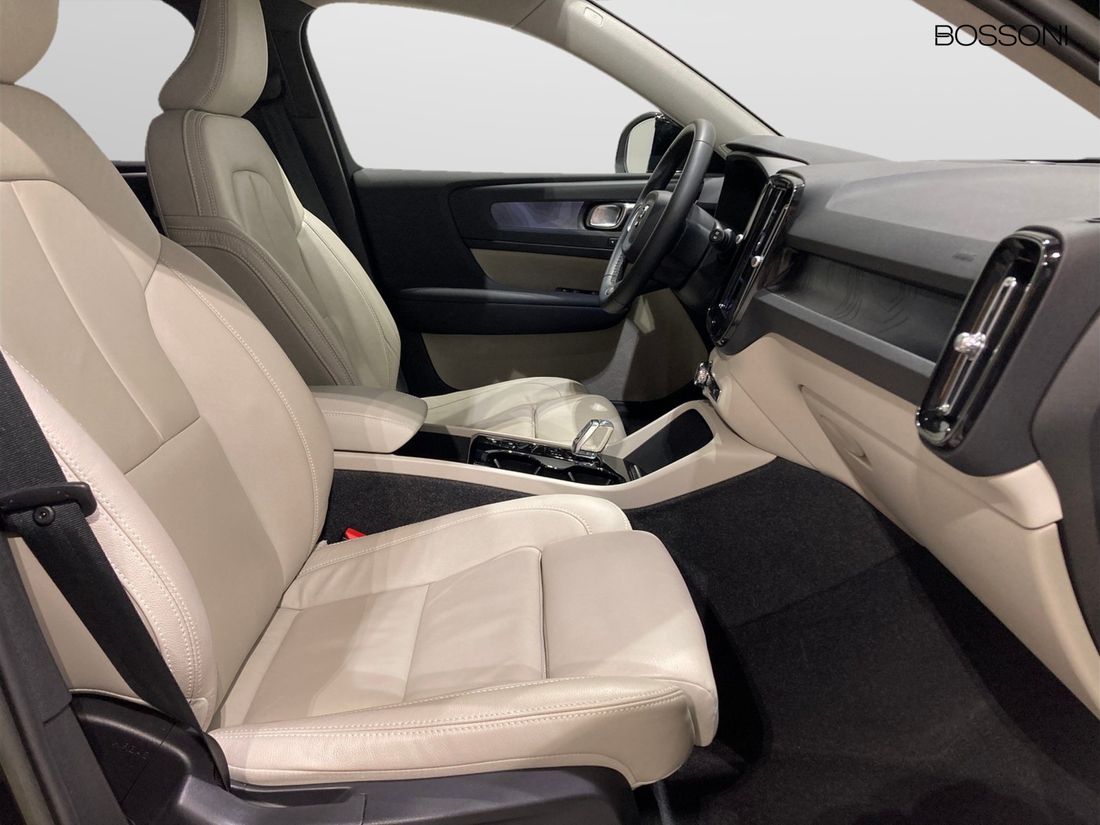 5 - Volvo XC40 1.5 t5 recharge plug-in-hybrid plus bright automatico