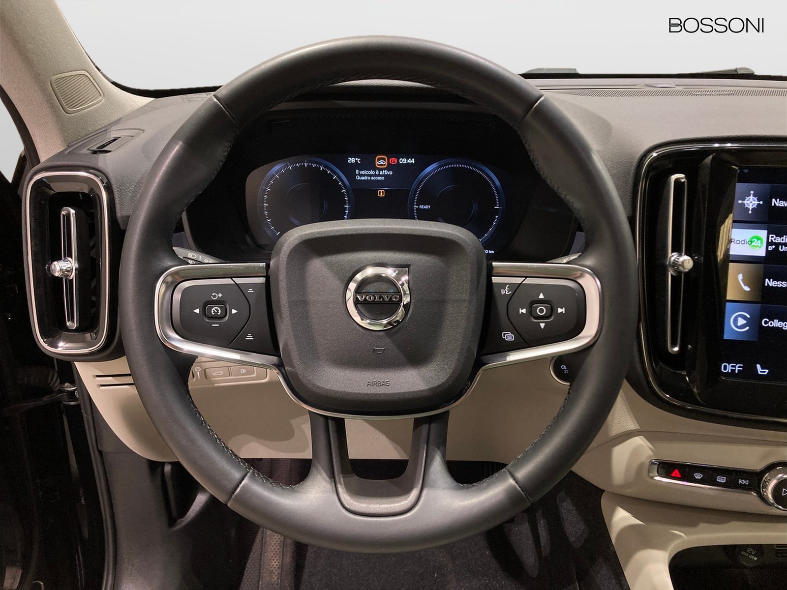 11 - Volvo XC40 1.5 t5 recharge plug-in-hybrid plus bright automatico