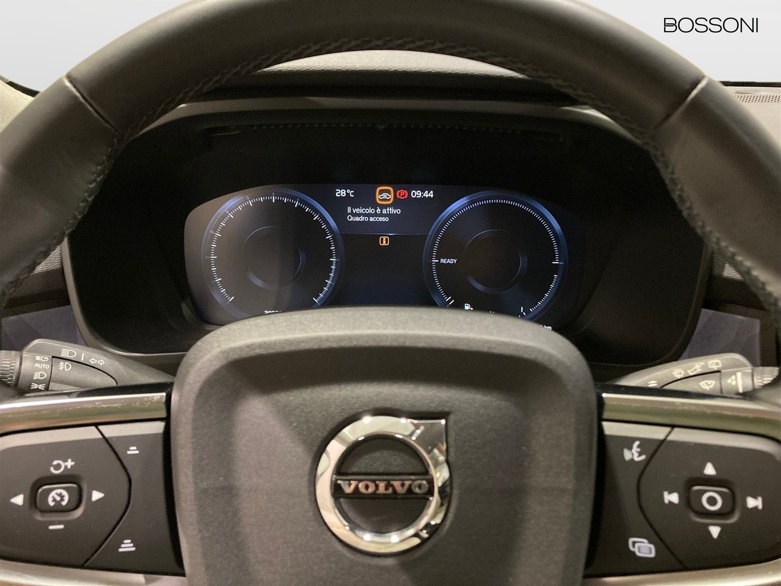 12 - Volvo XC40 1.5 t5 recharge plug-in-hybrid plus bright automatico