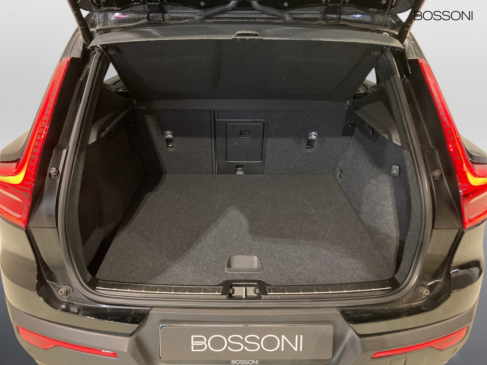 14 - Volvo XC40 1.5 t5 recharge plug-in-hybrid plus bright automatico