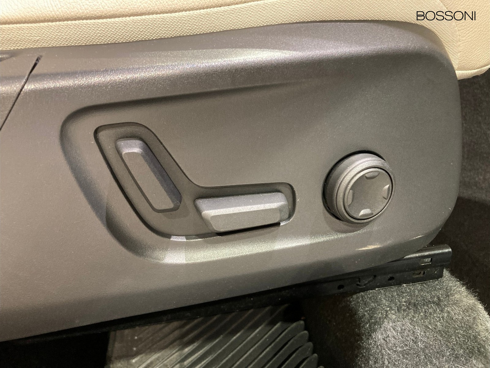 15 - Volvo XC40 1.5 t5 recharge plug-in-hybrid plus bright automatico