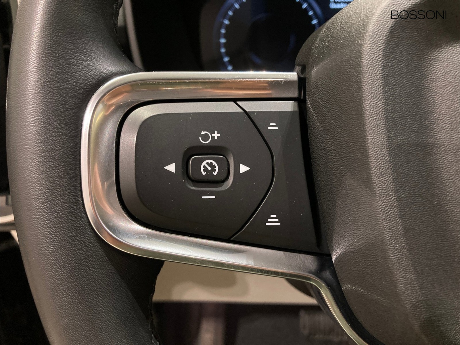 16 - Volvo XC40 1.5 t5 recharge plug-in-hybrid plus bright automatico