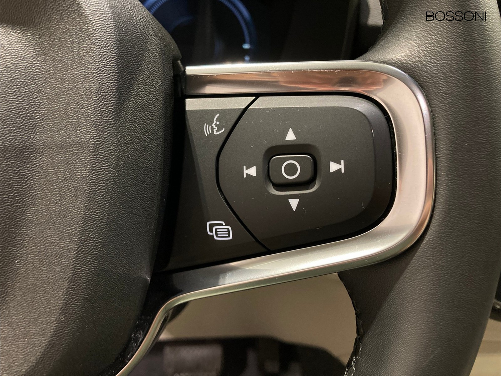 17 - Volvo XC40 1.5 t5 recharge plug-in-hybrid plus bright automatico