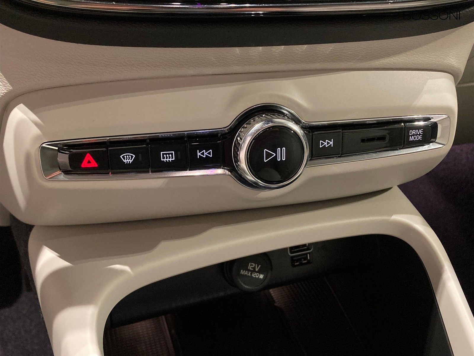 18 - Volvo XC40 1.5 t5 recharge plug-in-hybrid plus bright automatico