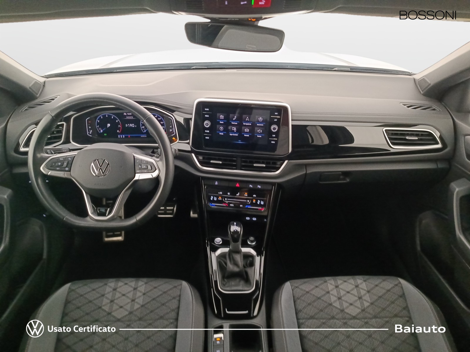 6 - Volkswagen T-Roc 1.5 tsi act r line dsg