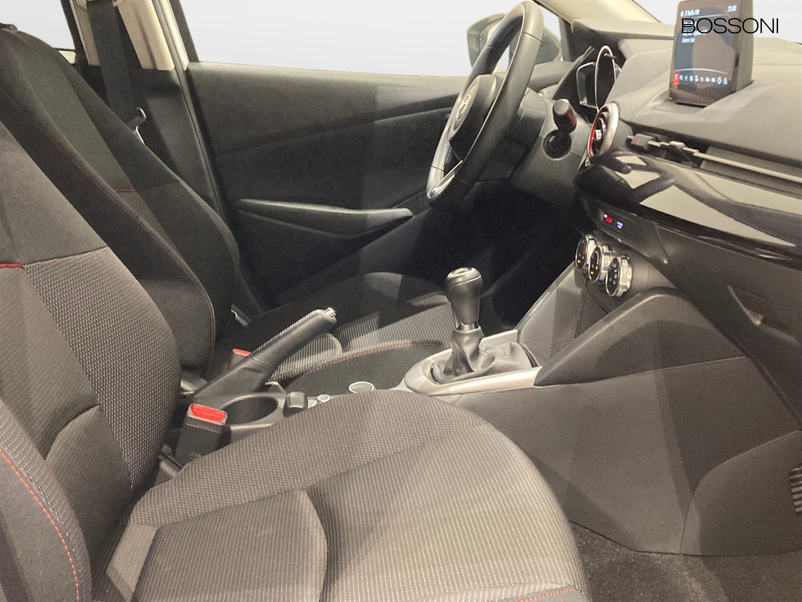 8 - Mazda 2 1.5 skyactiv-g 75cv homura 6mt