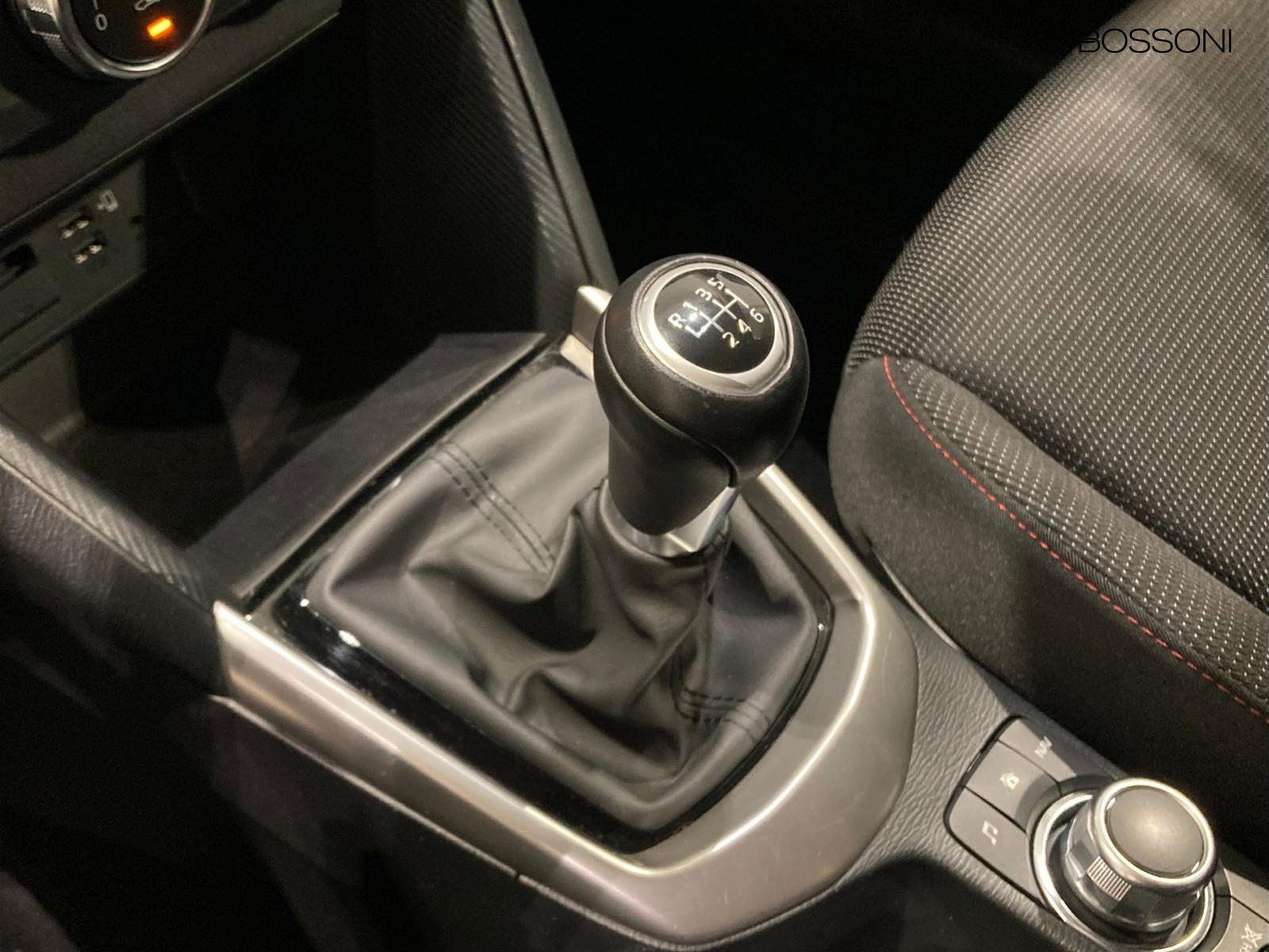 14 - Mazda 2 1.5 skyactiv-g 75cv homura 6mt