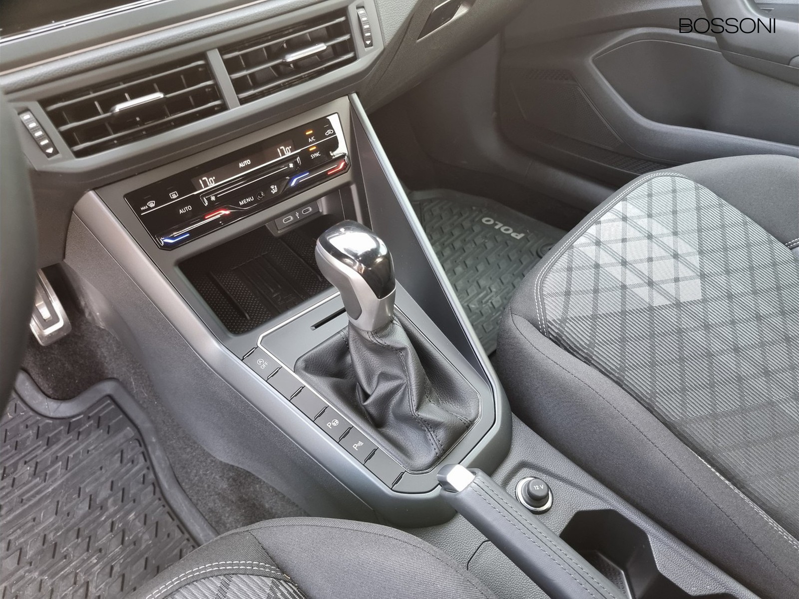 10 - Volkswagen Polo 1.0 tsi 95cv r-line plus dsg