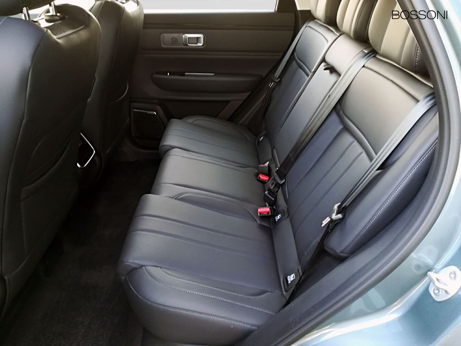 12 - Jaecoo 7 shs-p 1.5 tgdi plug-in hybrid premium dht