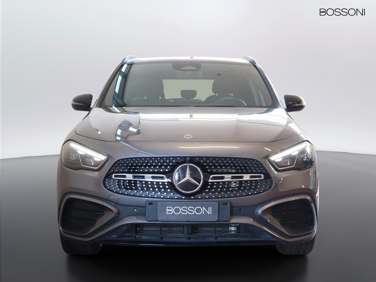 2 - Mercedes GLA 200 d amg line premium 8g-dct