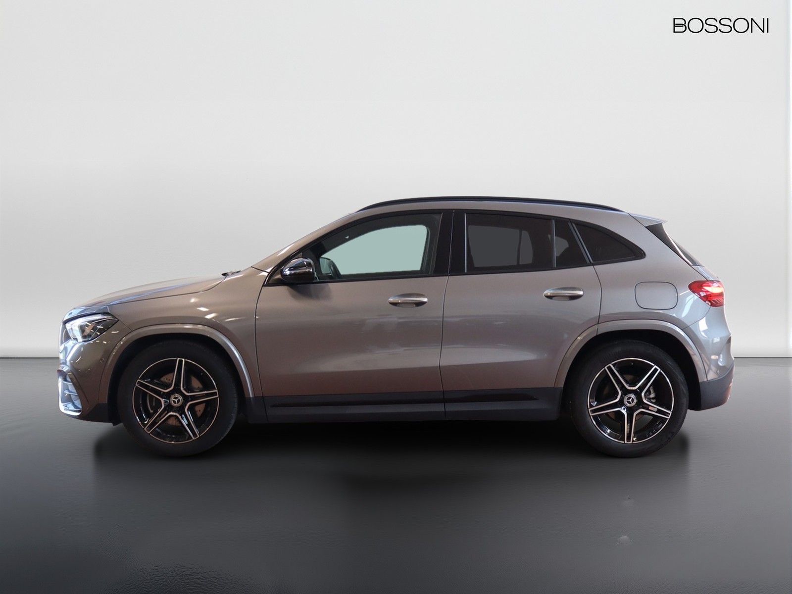 3 - Mercedes GLA 200 d amg line premium 8g-dct