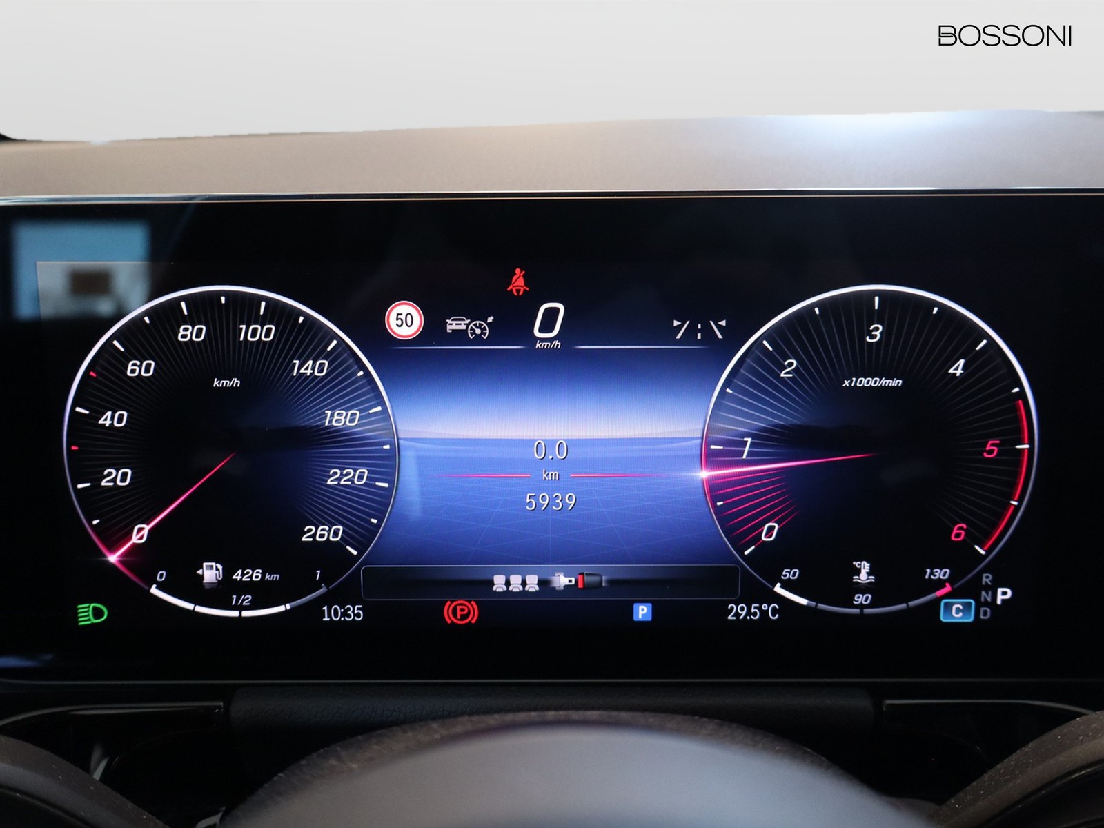 9 - Mercedes GLA 200 d amg line premium 8g-dct