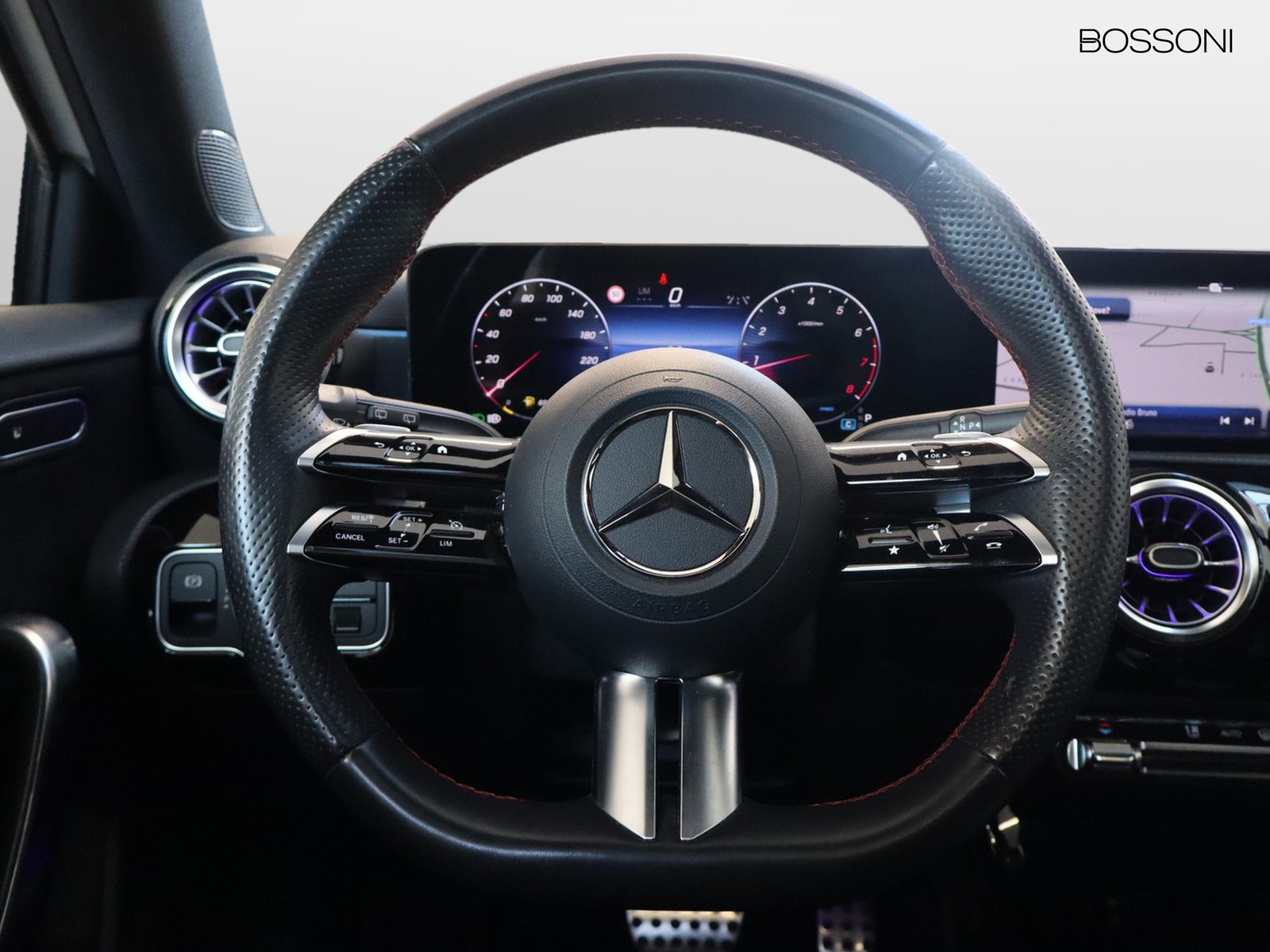 18 - Mercedes Classe A 180 amg line advanced plus 7g-dct