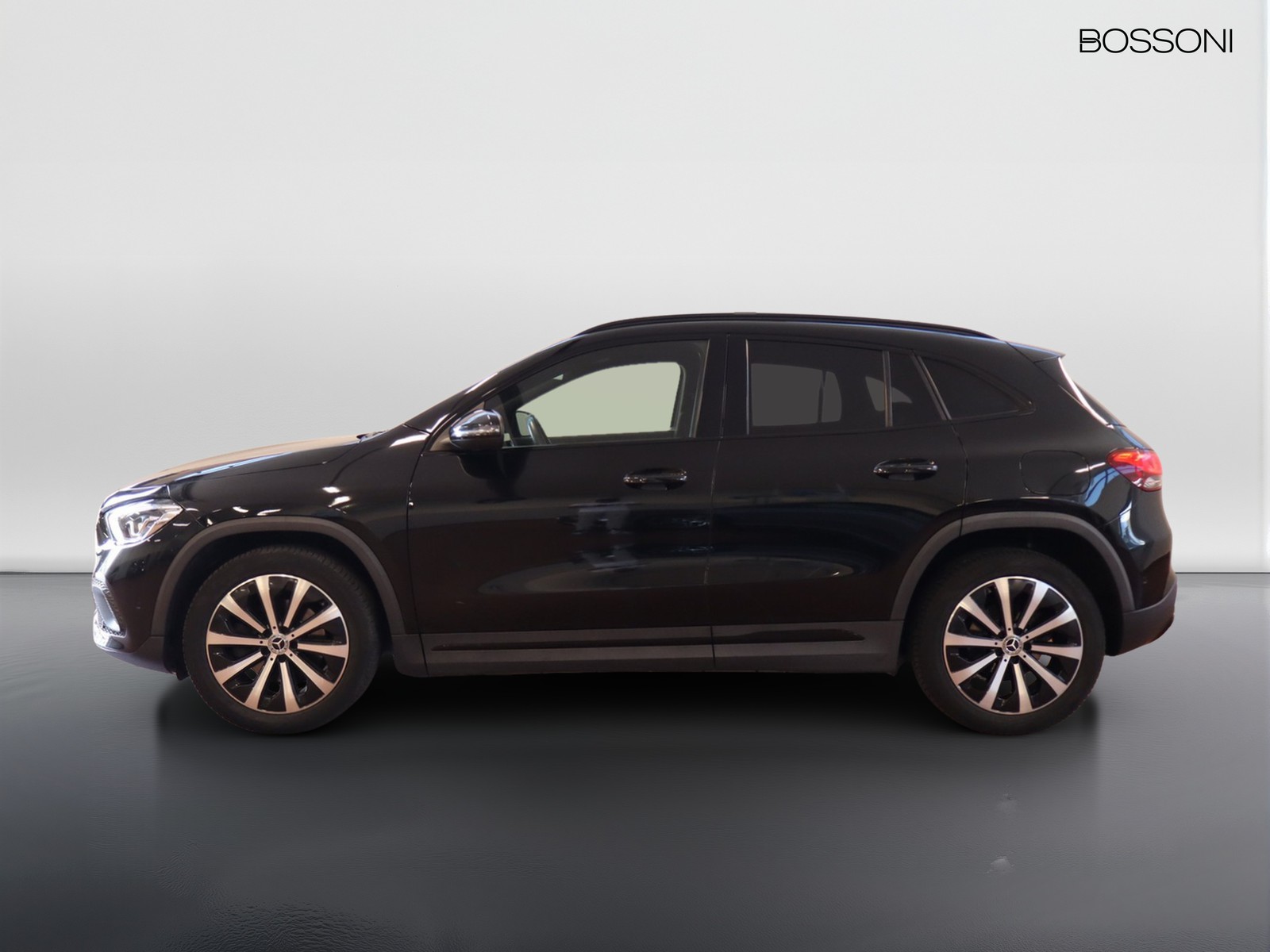 3 - Mercedes GLA 200 sport plus 7g-dct