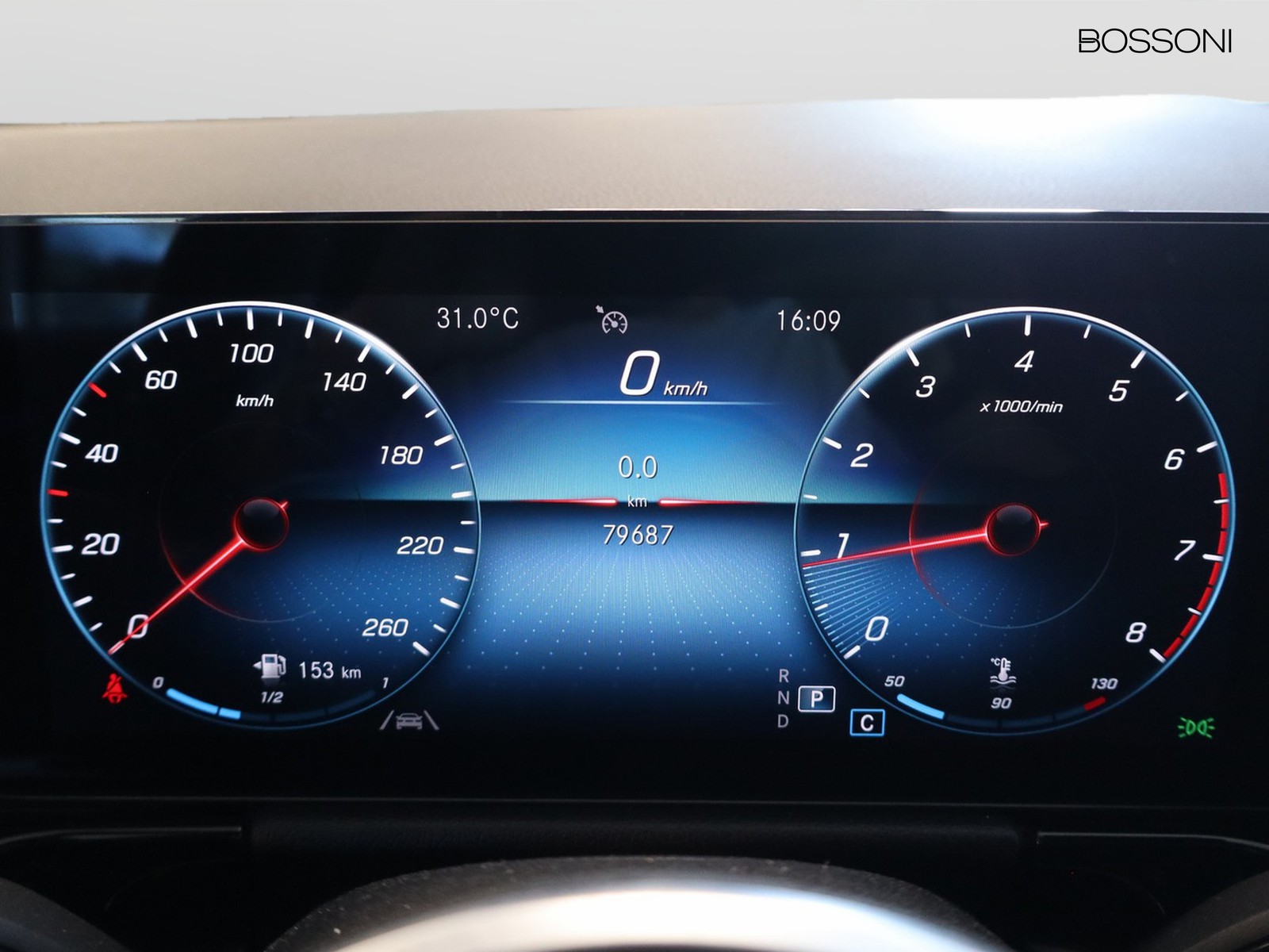 9 - Mercedes GLA 200 sport plus 7g-dct