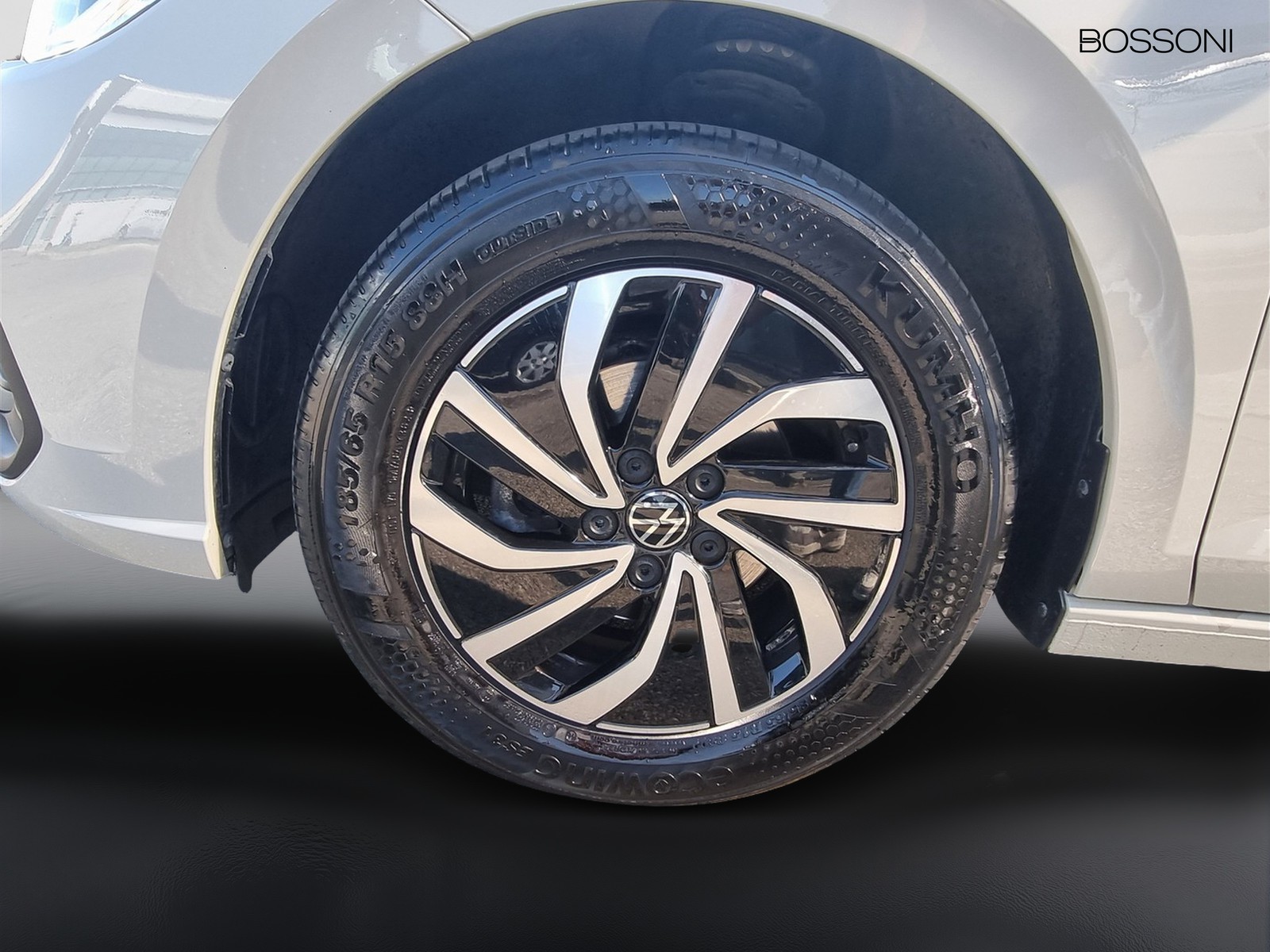 5 - Volkswagen Polo 1.0 tsi 95cv life