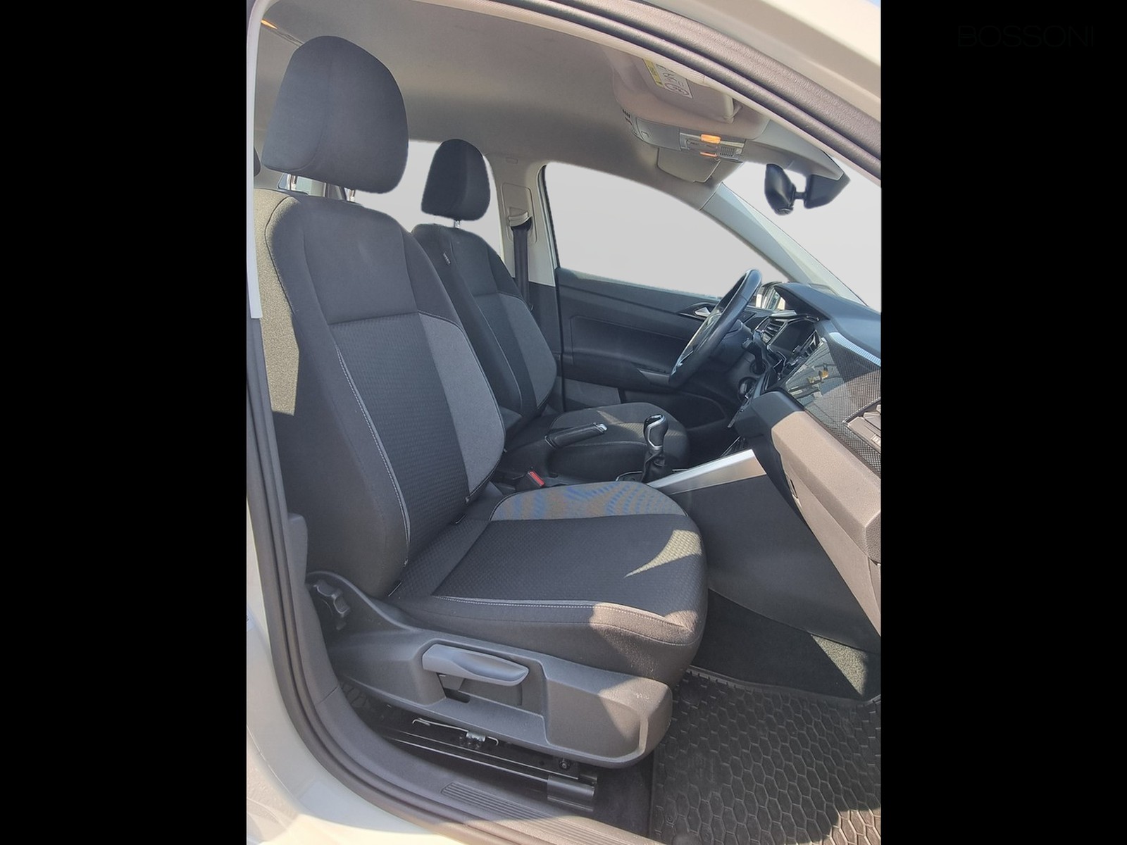 11 - Volkswagen Polo 1.0 tsi 95cv life