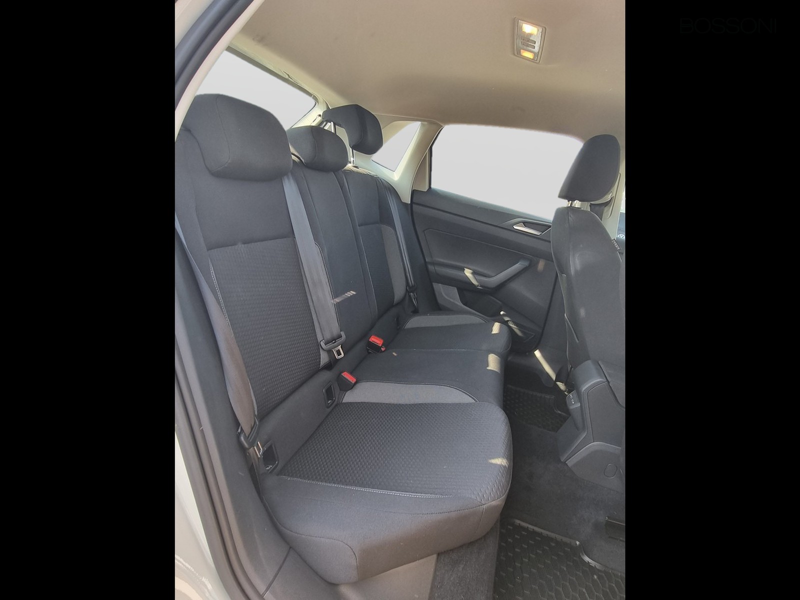 12 - Volkswagen Polo 1.0 tsi 95cv life