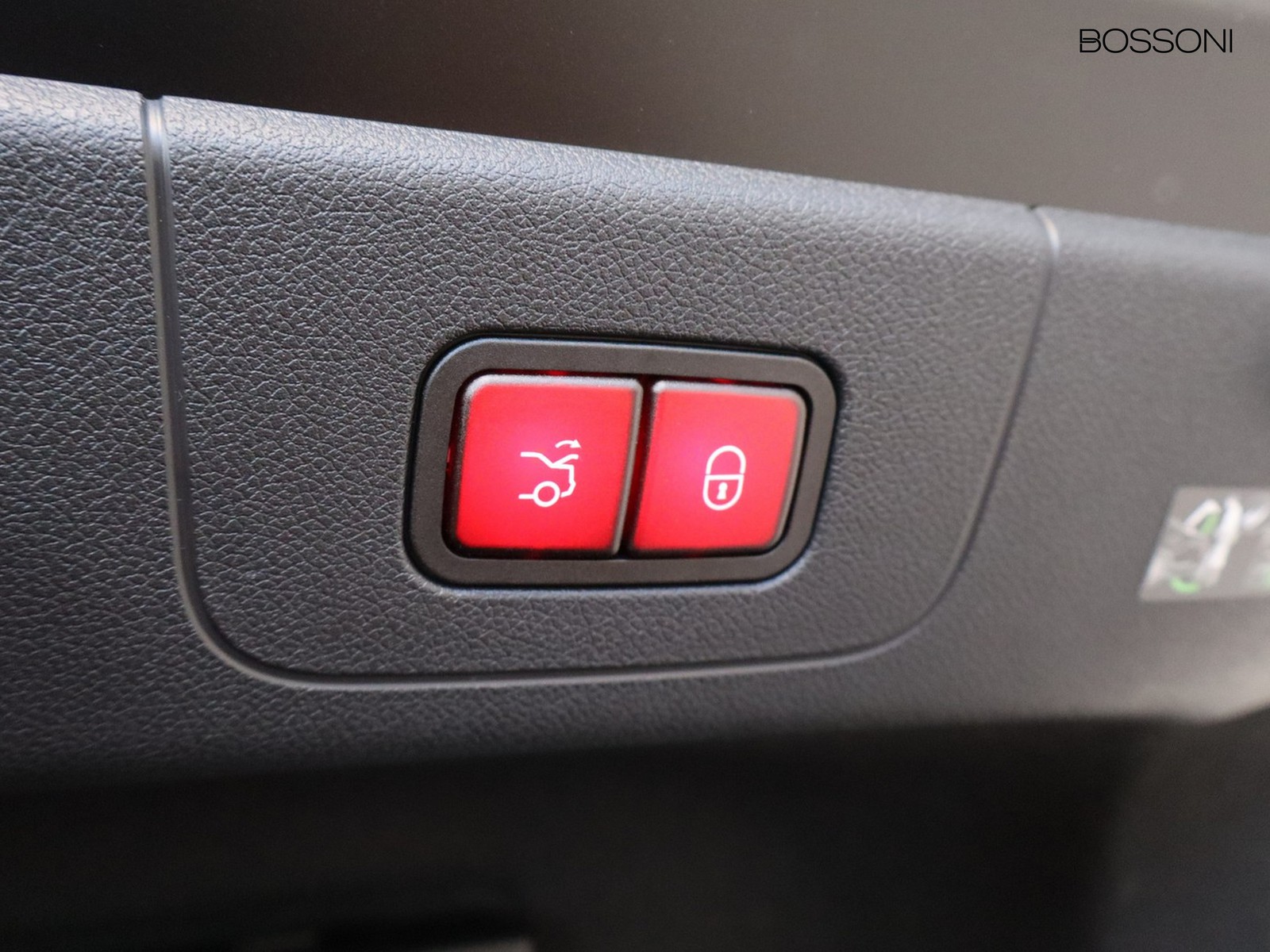 18 - Mercedes CLA 200 premium auto