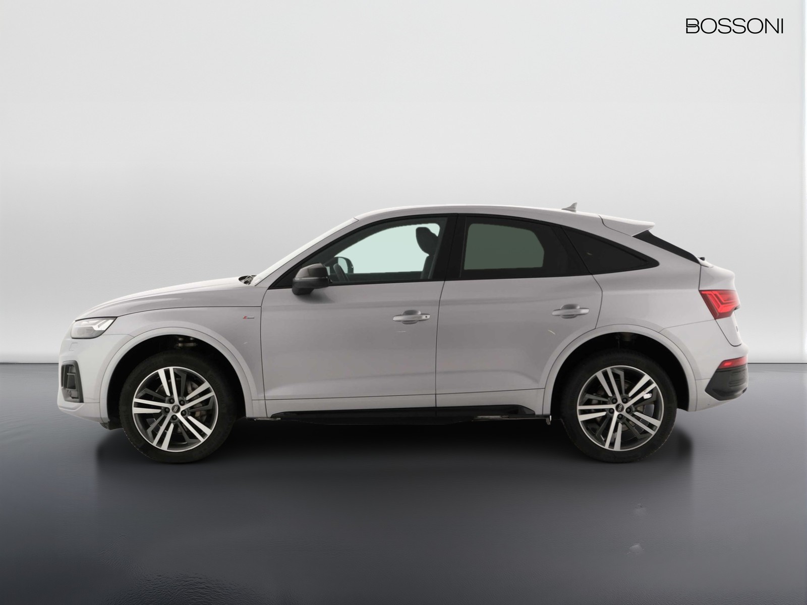 16 - Audi Q5 sportback 40 2.0 tdi mhev 12v s line quattro s tronic