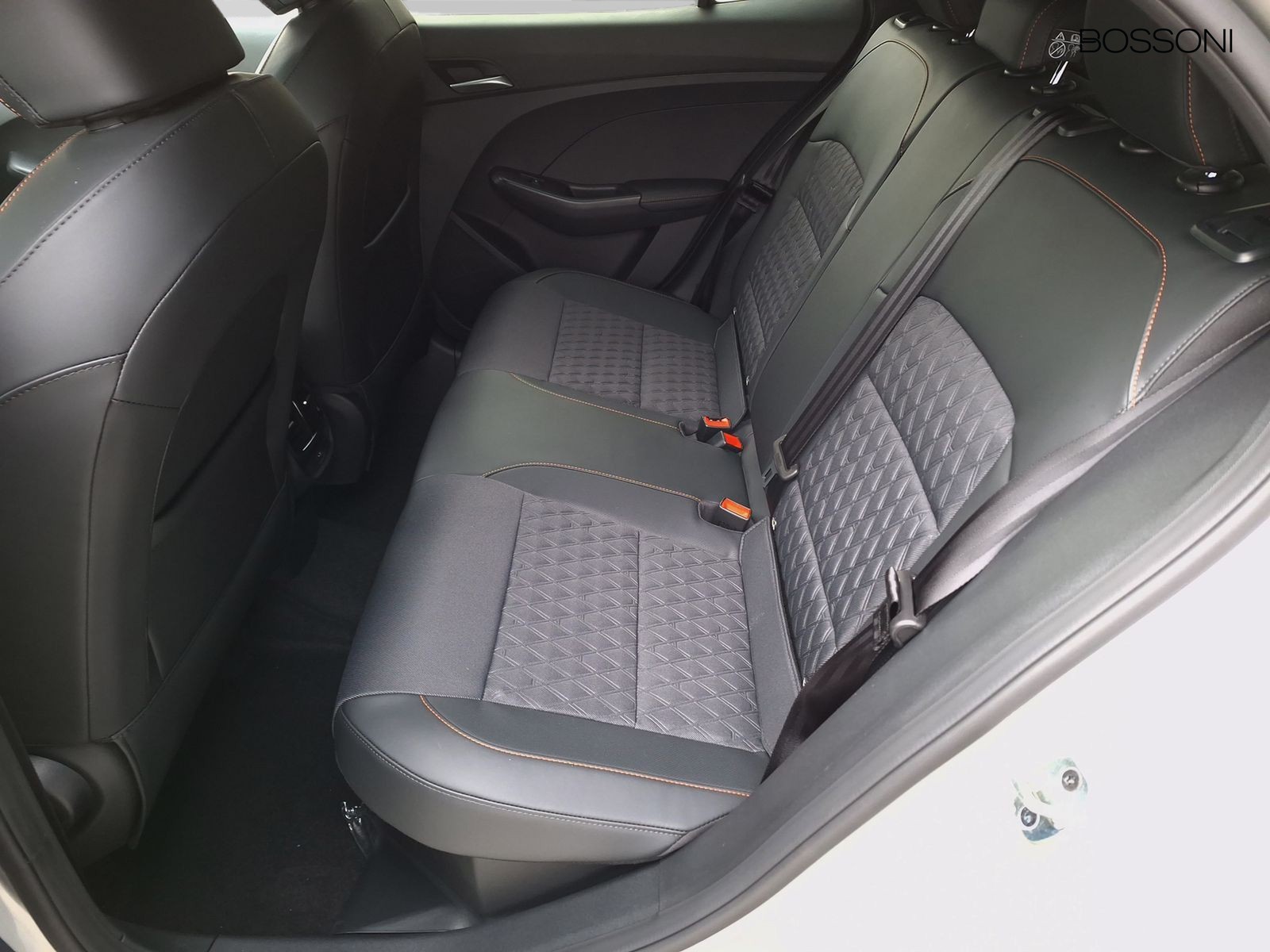 12 - Mg MG3 1.5 hybrid+ luxury