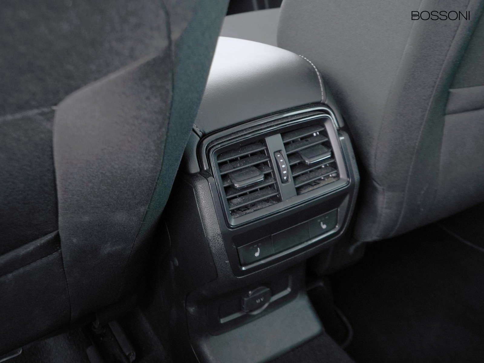 28 - Skoda Karoq 2.0 tdi evo scr 150cv executive 4x4 dsg
