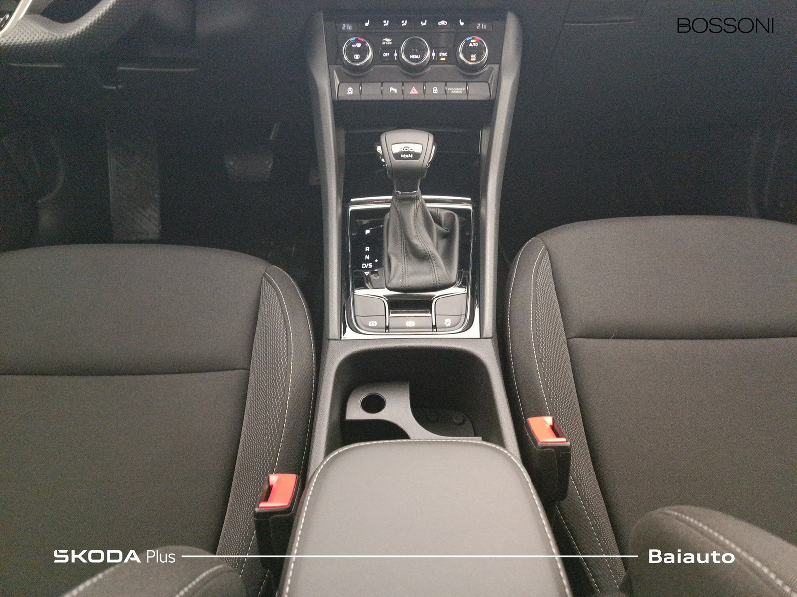 14 - Skoda Karoq 2.0 tdi evo scr 150cv executive 4x4 dsg