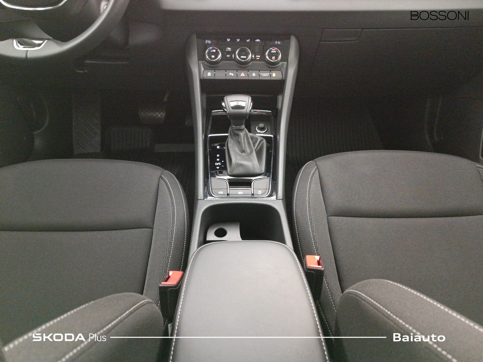 14 - Skoda Karoq 1.5 tsi act ambition dsg