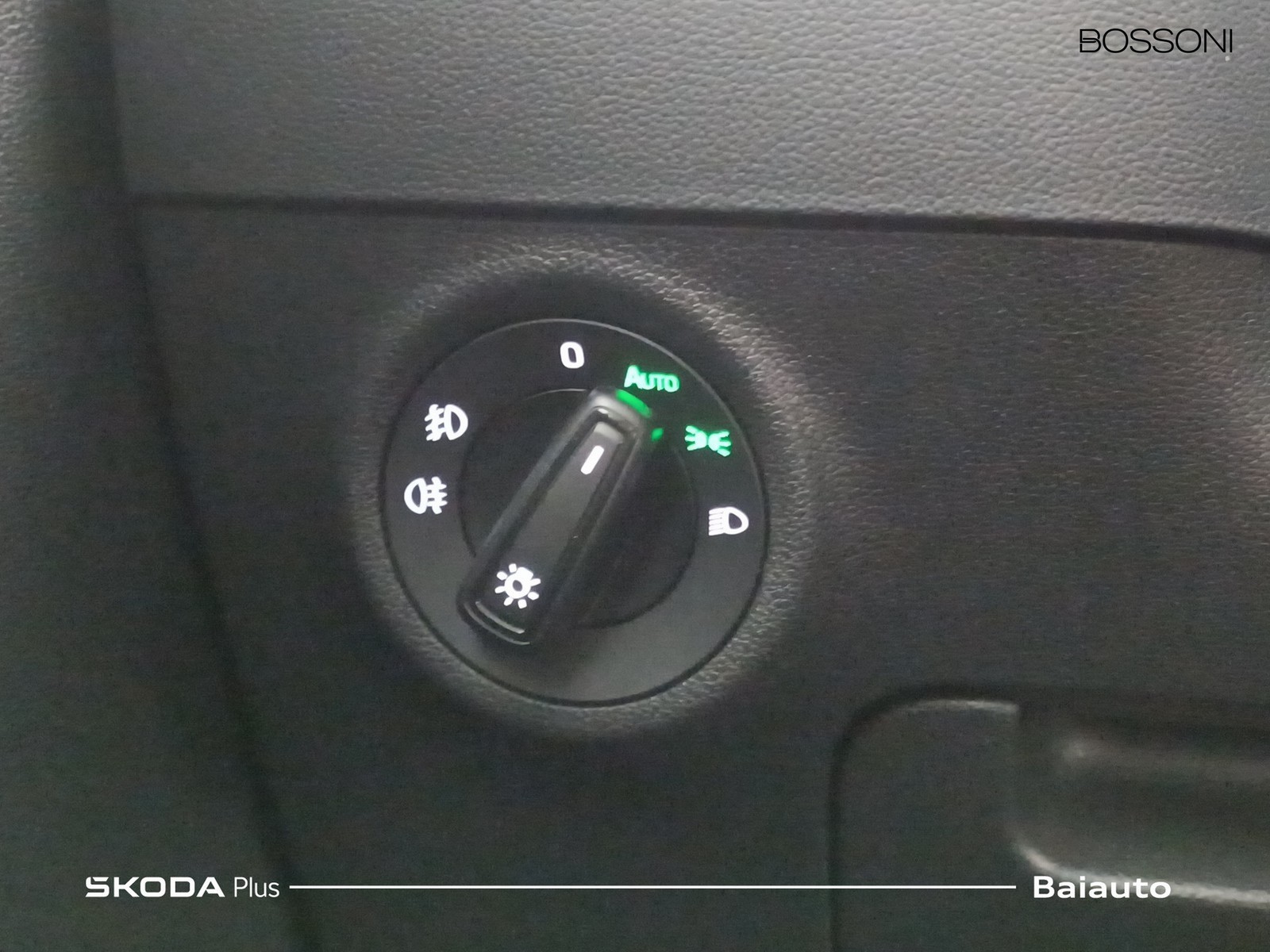 18 - Skoda Karoq 1.5 tsi act ambition dsg