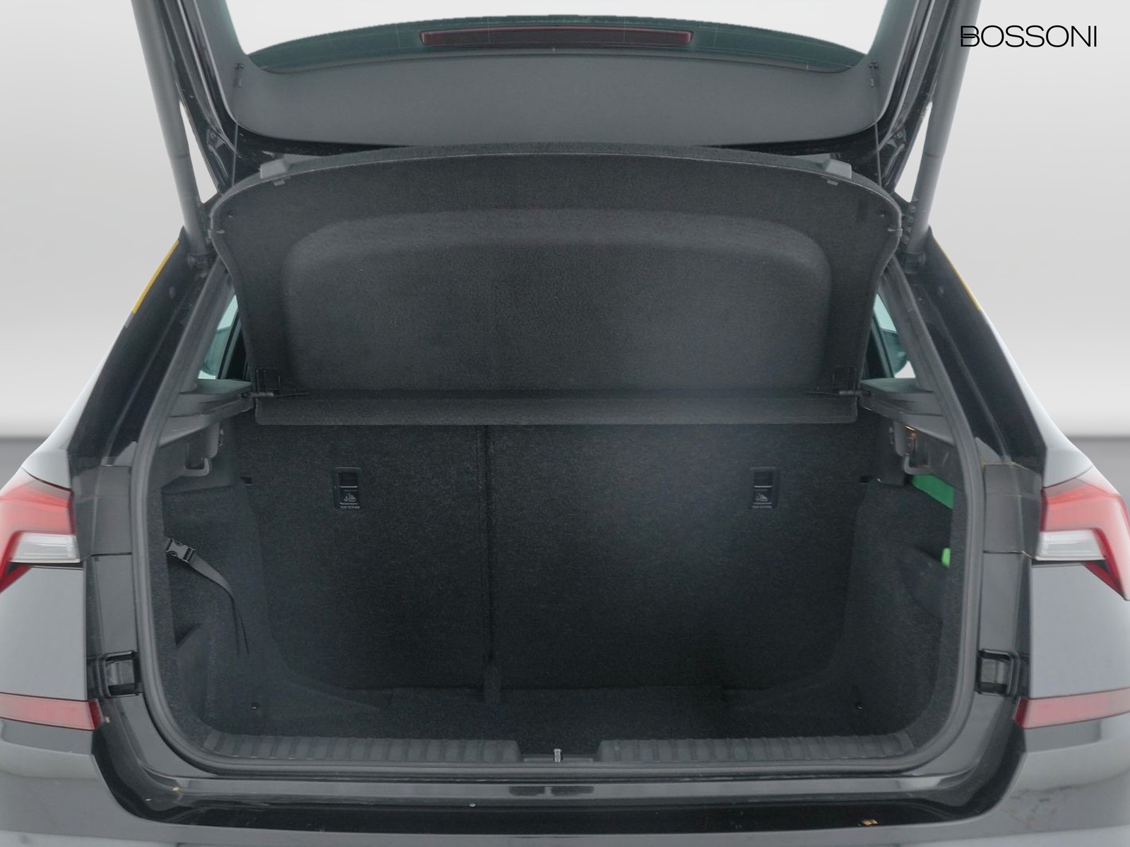 10 - Skoda Kamiq 1.5 tsi act 150cv monte carlo dsg