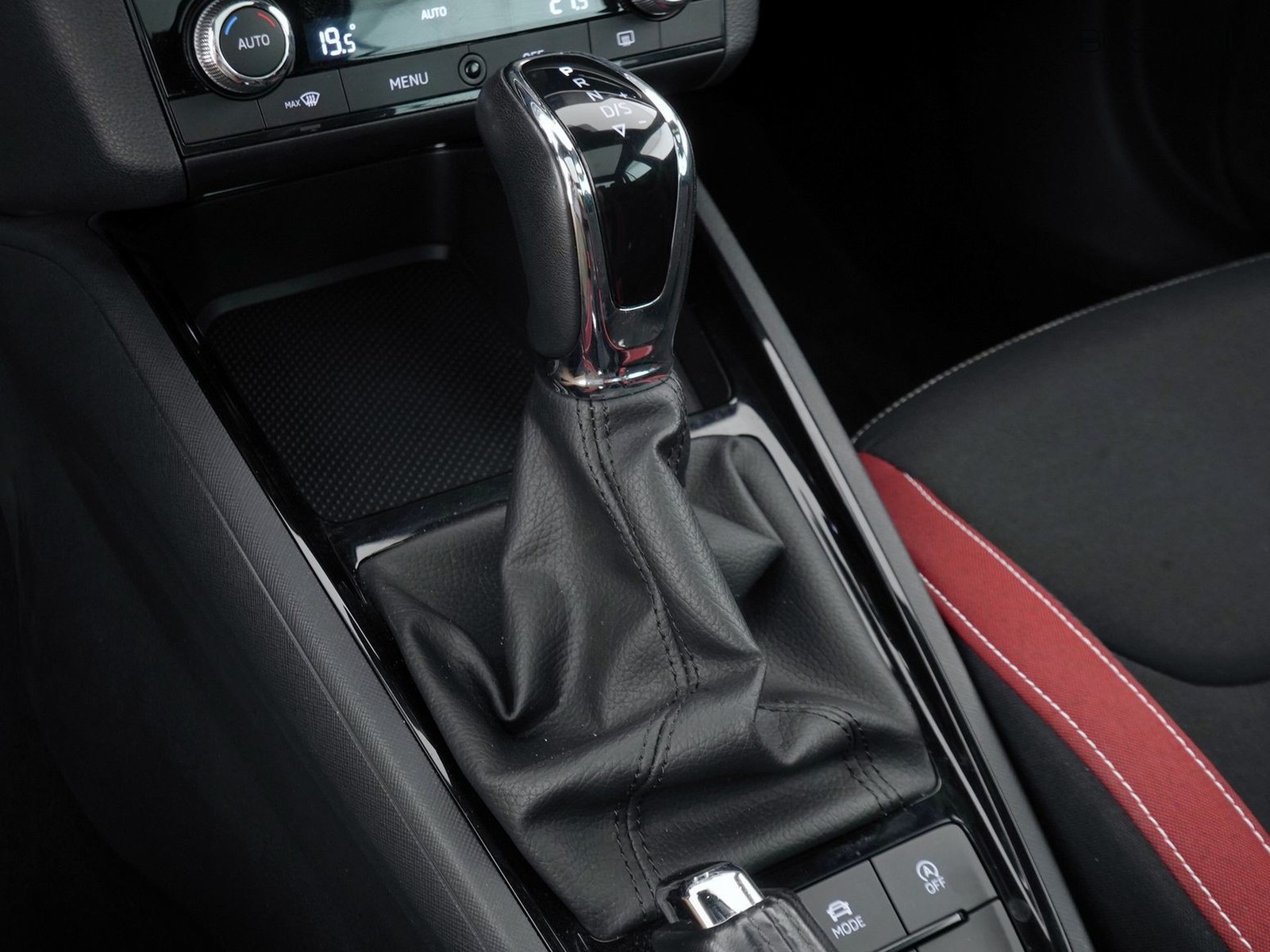 23 - Skoda Kamiq 1.5 tsi act 150cv monte carlo dsg