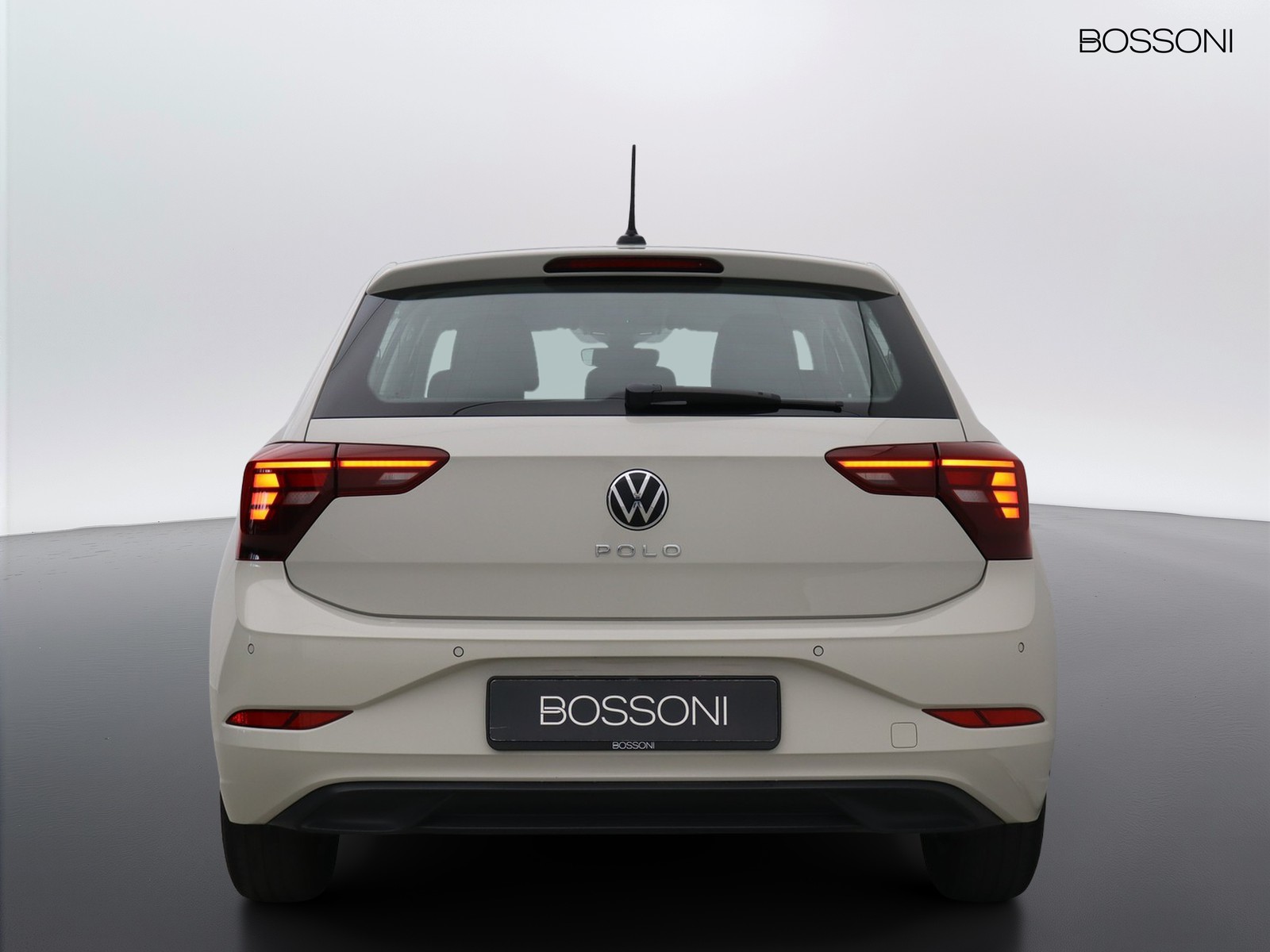6 - Volkswagen Polo 1.0 80cv life