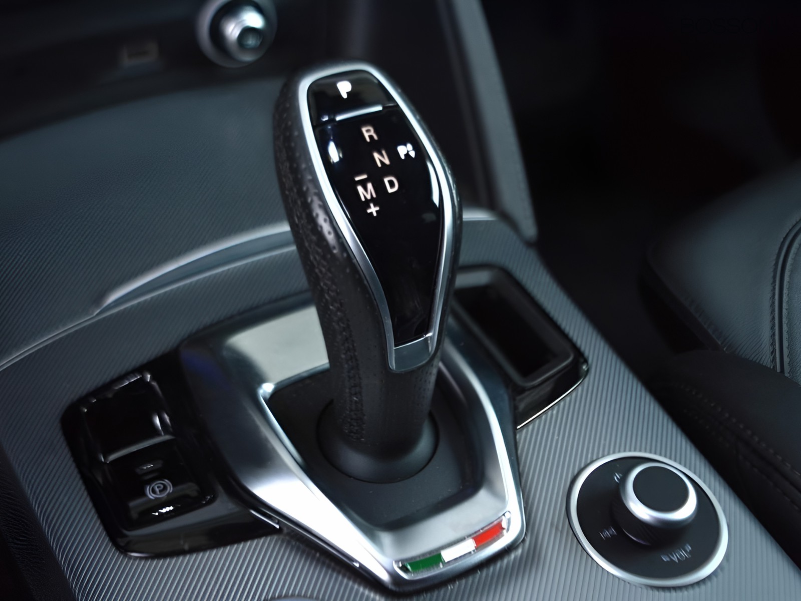 17 - Alfa Romeo Stelvio 2.2 turbo 210cv veloce q4 at8