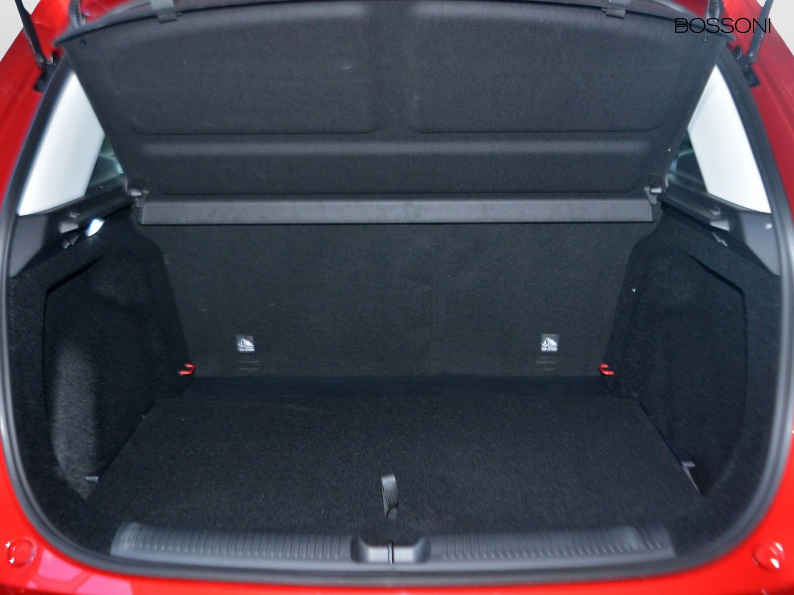 16 - Mg ZS 1.5 hybrid+ luxury auto