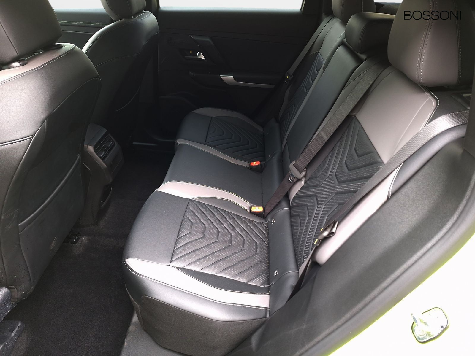 12 - Jeep Compass 1.2 turbo e-hybrid mhev 145cv first edition fwd edct6